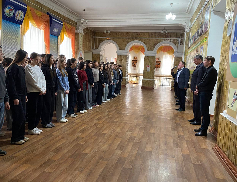 Новая неделя – новые свершения: в СКФКУиС прошла торжественная линейка, посвященная началу учебного года