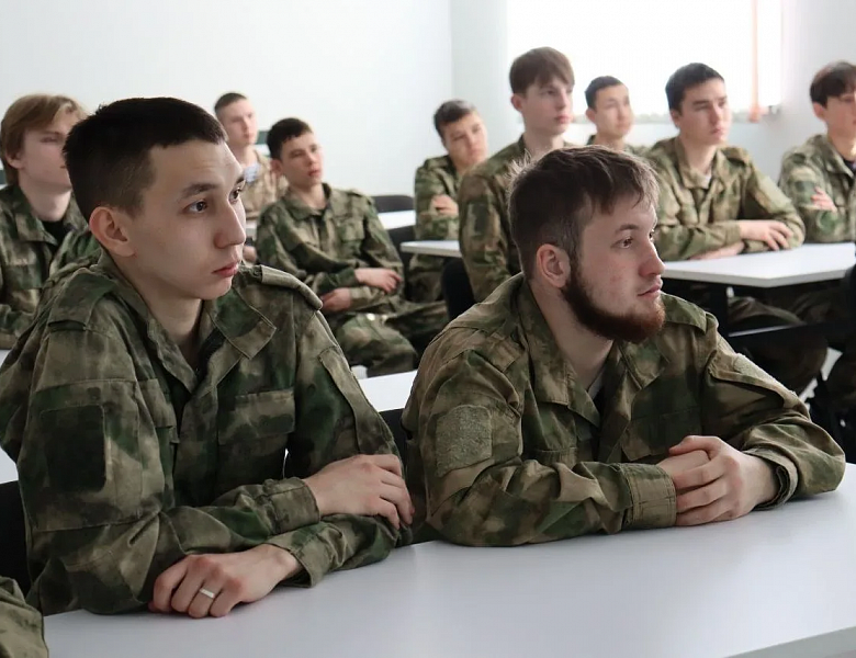 ГОРДОСТЬ ЗА НАШИХ ГЕРОЕВ: «МУЖСКОЙ РАЗГОВОР» В СКФКУИС!