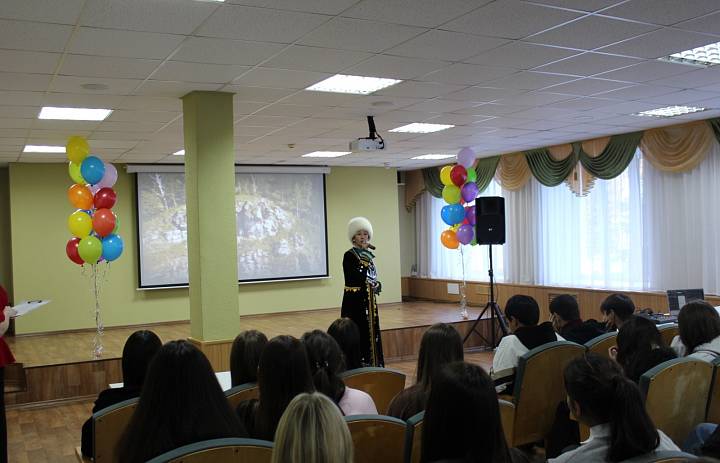 С ДНЁМ ОТЦА! ОТМЕЧАЕМ ПРАЗДНИК, ЧТЯ ПАМЯТЬ ВЕЛИКИХ ПРОСВЕТИТЕЛЕЙ!