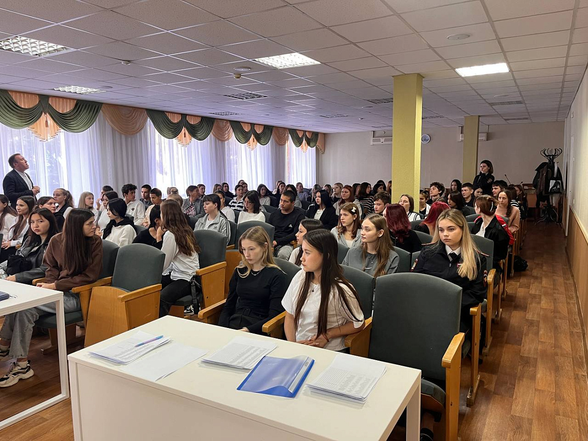 ПЕРВОЕ СОБРАНИЕ СТУДЕНЧЕСКОГО СОВЕТА СКФКУИС В НОВОМ УЧЕБНОМ ГОДУ